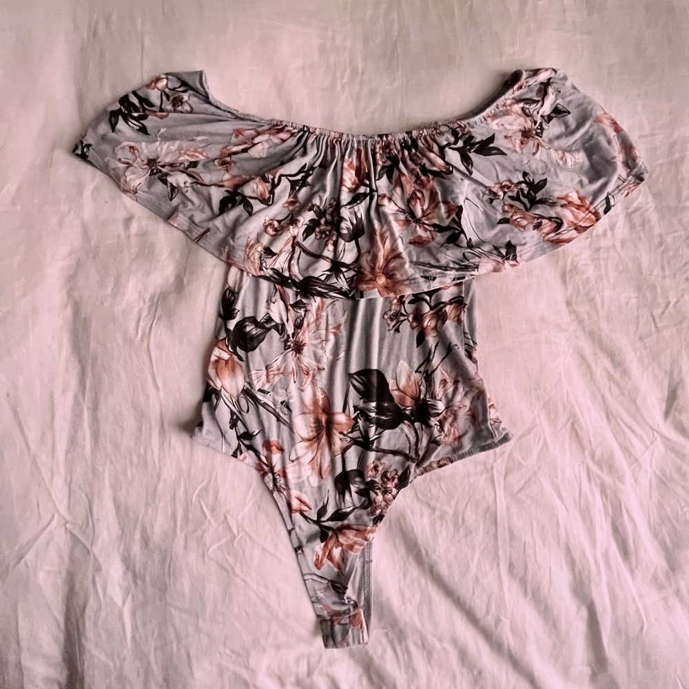 FLORAL PRINT FITTED BODYSUIT